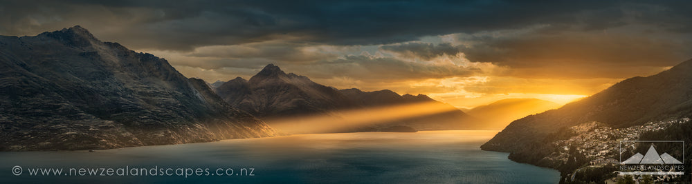 Queenstown Panorama - Newzealandscapes photo canvas prints New Zealand