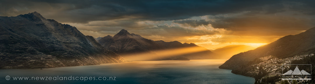 Queenstown Panorama - Newzealandscapes photo canvas prints New Zealand