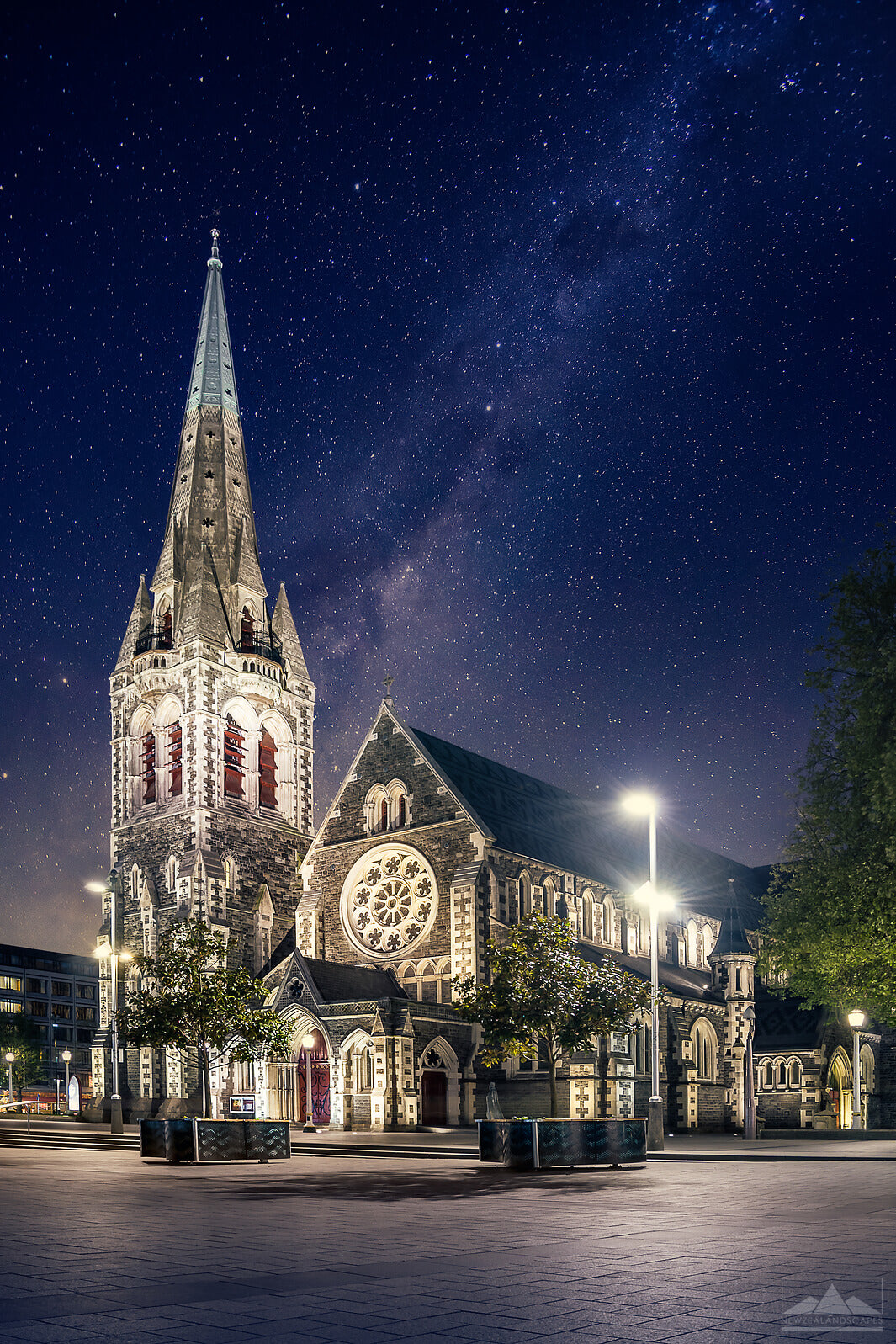 Night time photo of Christchurch Cathedral pre-earthquake, with stars lit up in the sky
