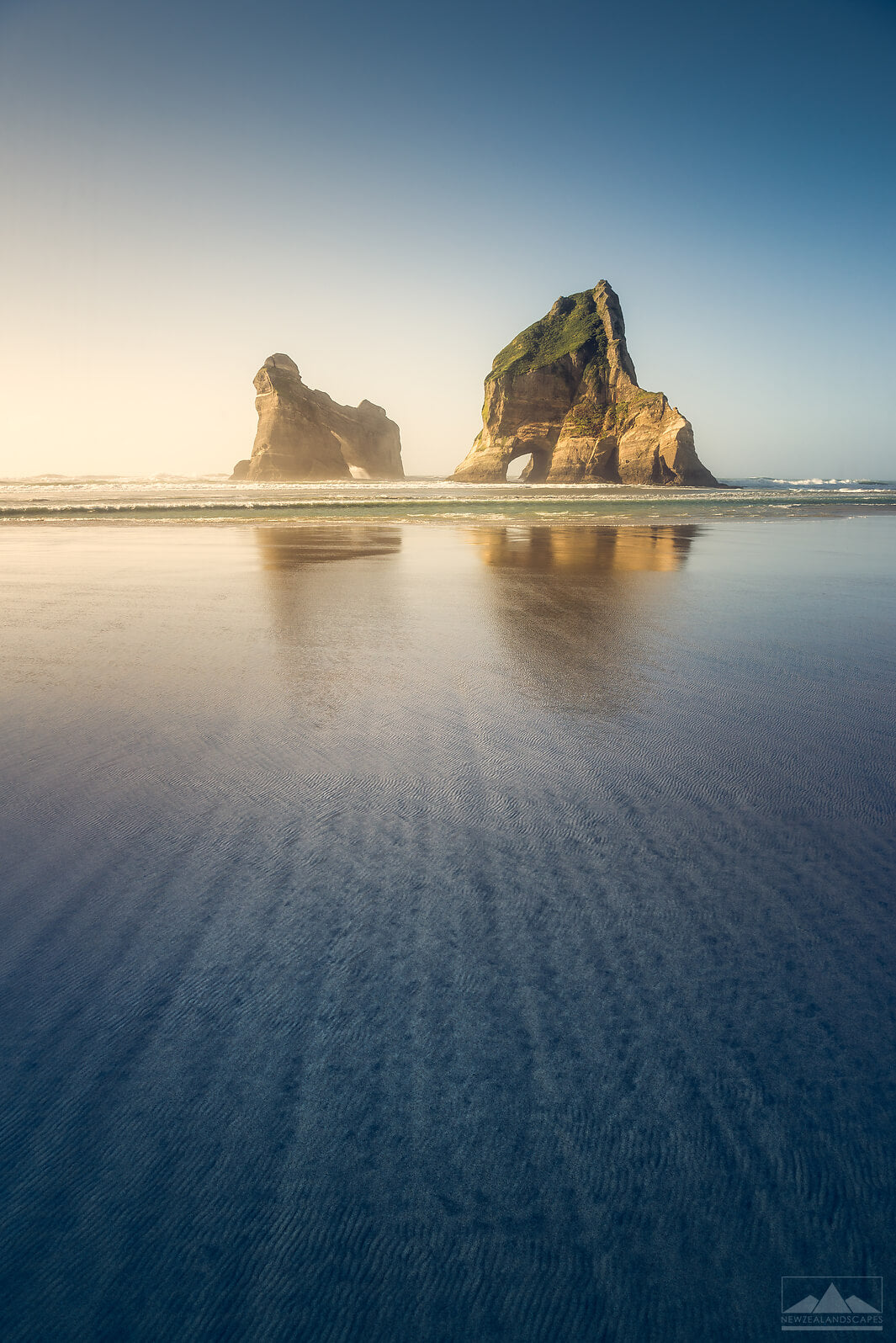 The Pull Towards Archway Islands - Newzealandscapes photo canvas prints New Zealand