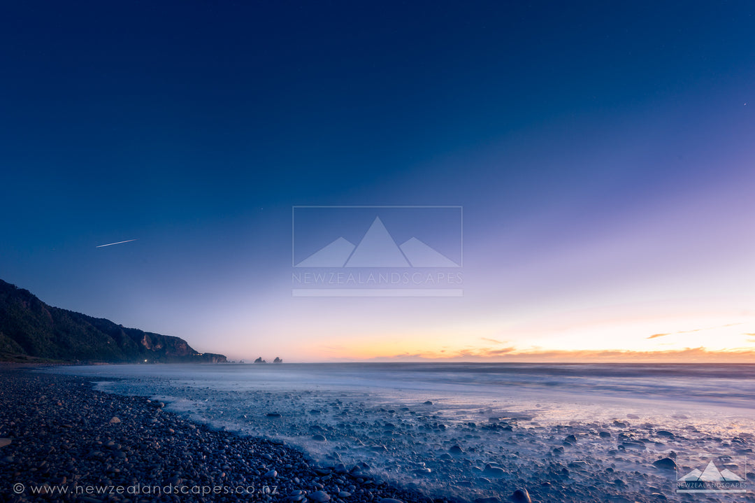 Shooting Star at Motukiekie Beach - Newzealandscapes photo canvas prints New Zealand